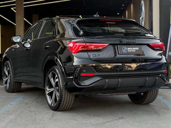 AUDI-Q3-2024