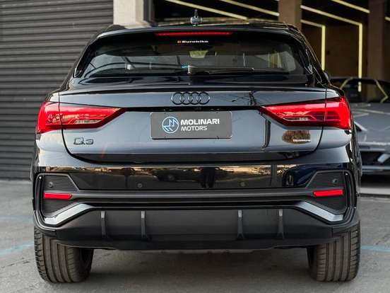 AUDI-Q3-2024