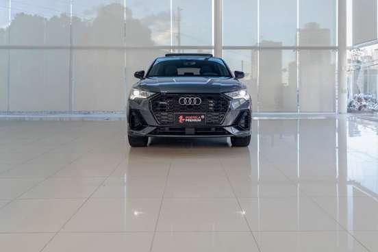 AUDI-Q3-2022