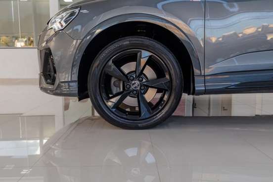 AUDI-Q3-2022