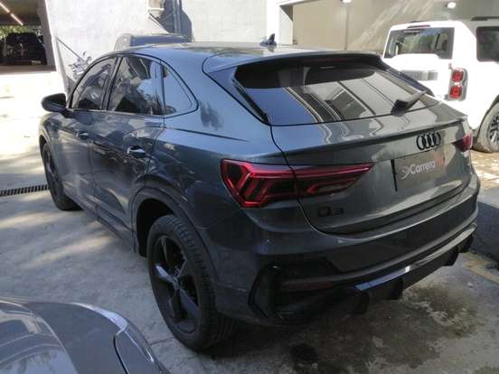 AUDI-Q3-2022