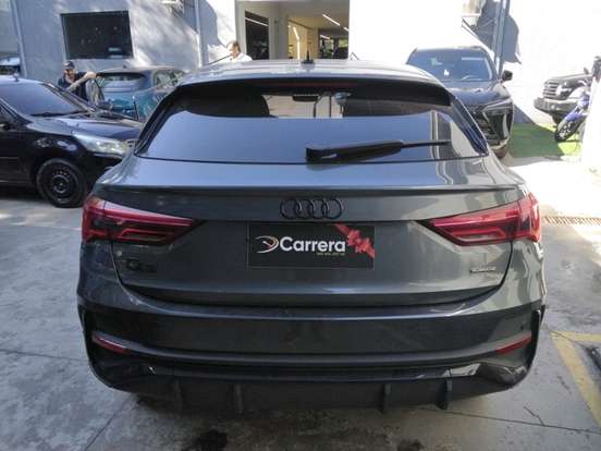 AUDI-Q3-2022