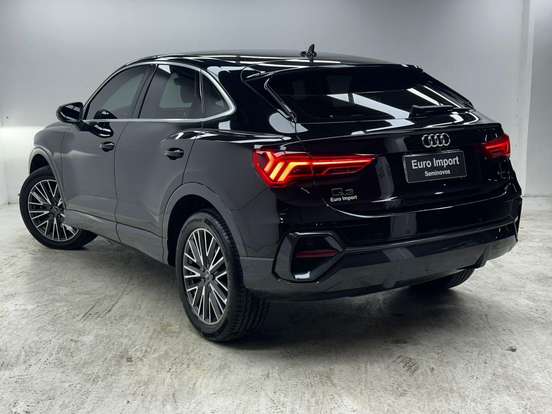 AUDI-Q3-2024