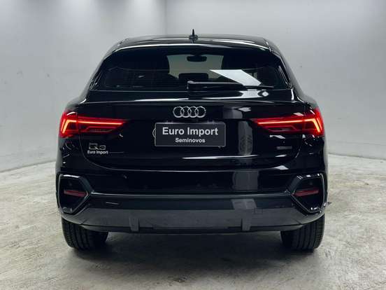 AUDI-Q3-2024