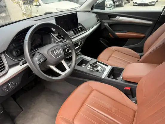AUDI-Q5-2023