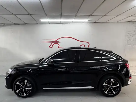AUDI-Q5-2022