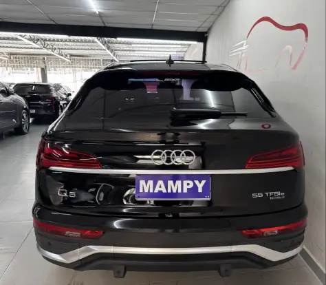AUDI-Q5-2022