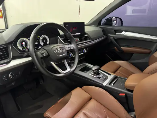 AUDI-Q5-2022
