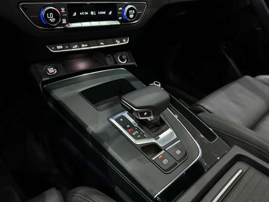 AUDI-Q5-2023