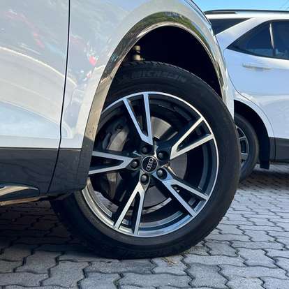 AUDI-Q5-2023