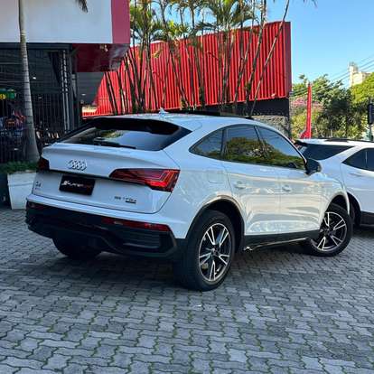 AUDI-Q5-2023
