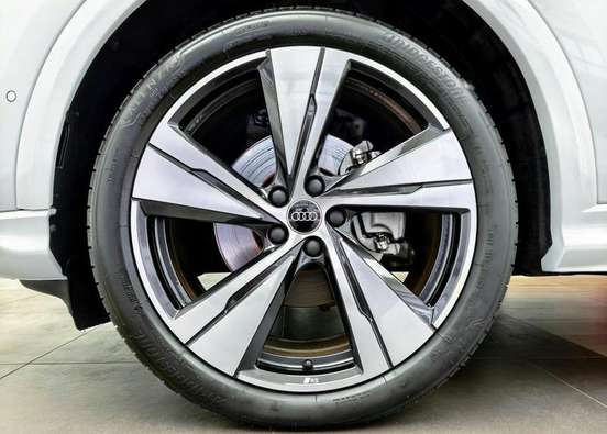 AUDI-Q5-2025
