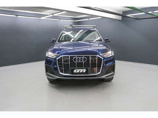 AUDI-Q7-2021