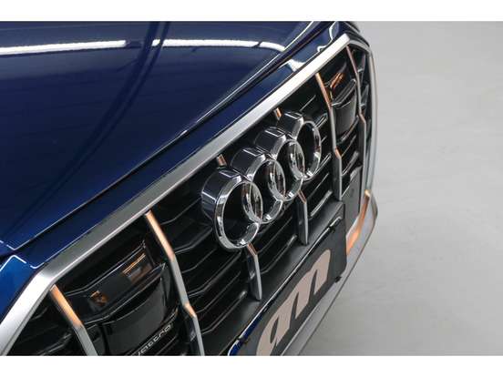 AUDI-Q7-2021