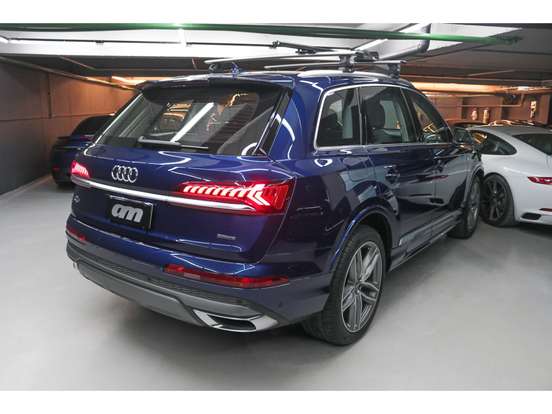 AUDI-Q7-2021