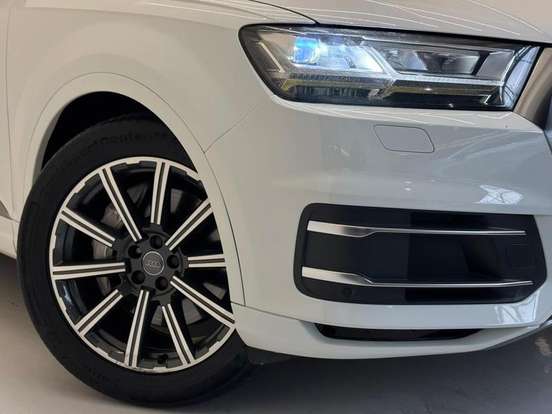 AUDI-Q7-2015