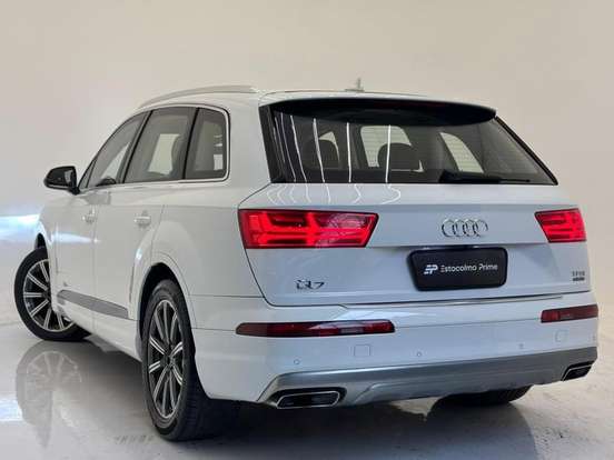 AUDI-Q7-2015