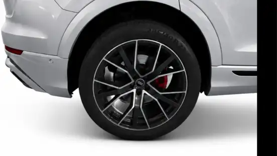 AUDI-Q8-2022