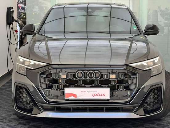 AUDI-Q8-2024