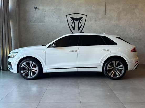AUDI-Q8-3.0 TFSI GASOLINA PERFORMANCE BLACK QUATTRO TIPTRONIC AUDI-Q8-2022