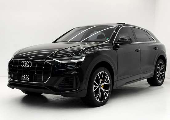 AUDI-Q8-2019
