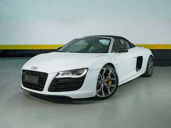 AUDI-R8-2011