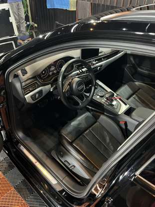 AUDI-A4-2017