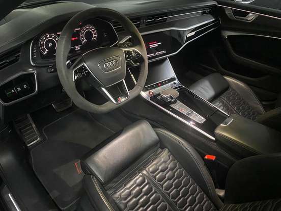 AUDI-RS6-2021