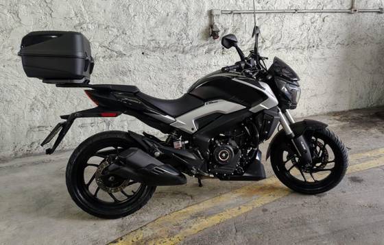 BAJAJ DOMINAR 250 