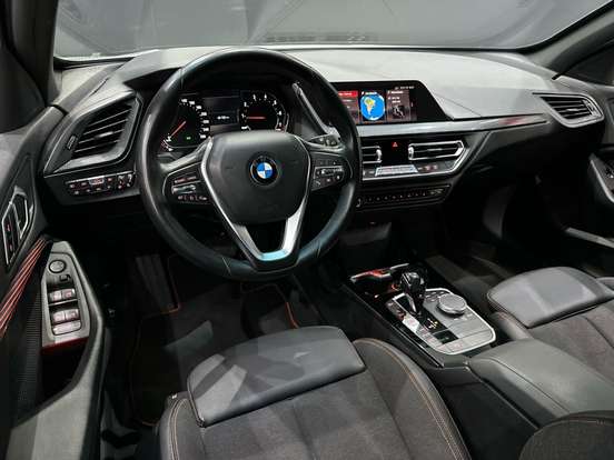 BMW-118i-2019