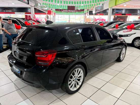 BMW-118i-1.6 SPORT GP 16V TURBO GASOLINA 4P AUTOMÁTICO BMW-118i-2014