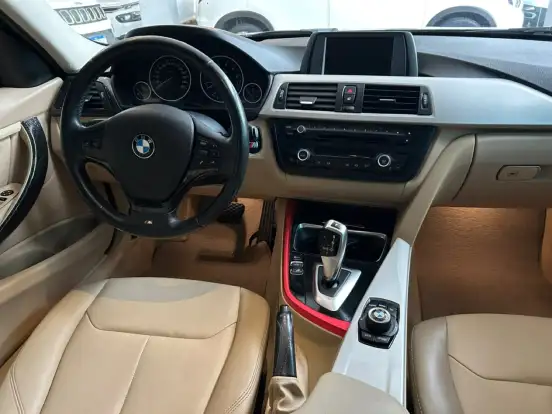 BMW-316i-1.6 SEDAN 16V TURBO GASOLINA 4P AUTOMATICO BMW-316i-2014