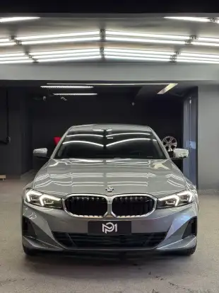 BMW-320i-2022