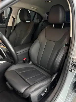 BMW-320i-2022