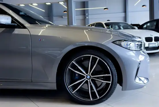 BMW-320i-2024