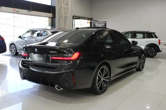 BMW-320i-2024