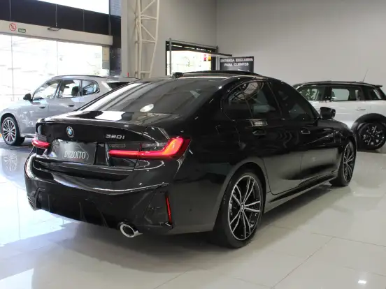 BMW-320i-2.0 16V TURBO FLEX M SPORT AUTOMÁTICO BMW-320i-2024