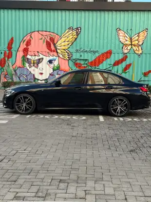BMW-320i-2021