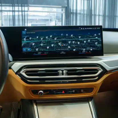 BMW-320i-2023