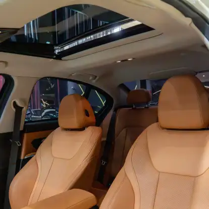 BMW-320i-2023