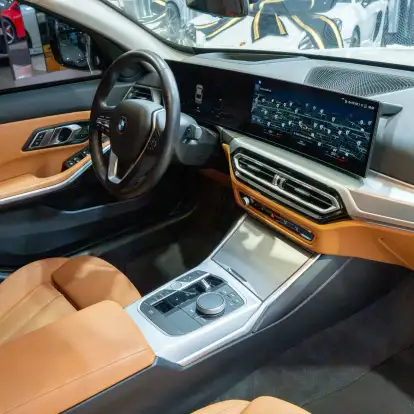BMW-320i-2023