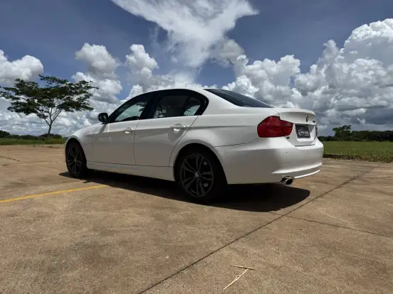 BMW-320i-2.0 TOP 16V GASOLINA 4P AUTOMÁTICO BMW-320i-2010