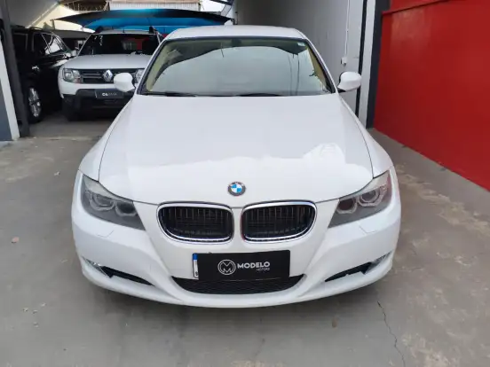 BMW-320i-2011