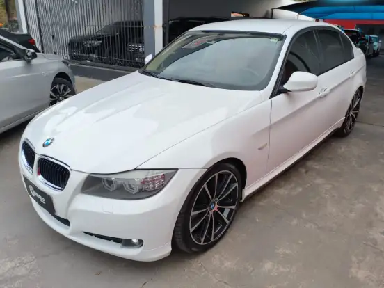BMW-320i-2011