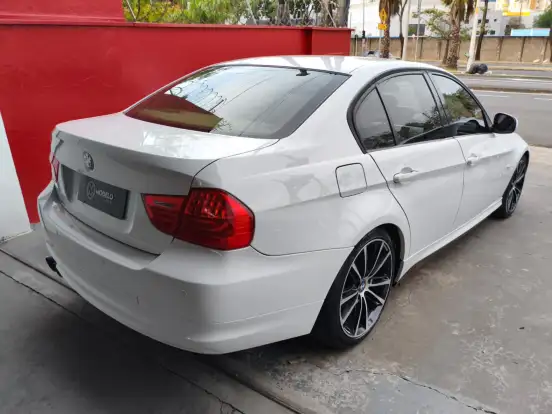 BMW-320i-2.0 TOP 16V GASOLINA 4P AUTOMÁTICO BMW-320i-2011