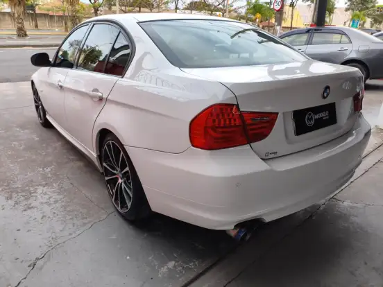 BMW-320i-2.0 TOP 16V GASOLINA 4P AUTOMÁTICO BMW-320i-2011