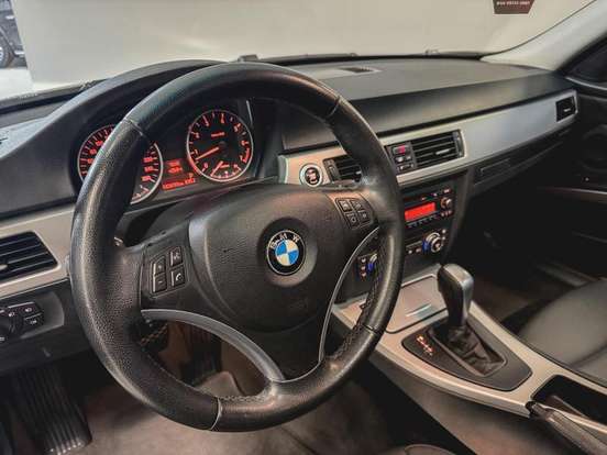BMW-320i-2007