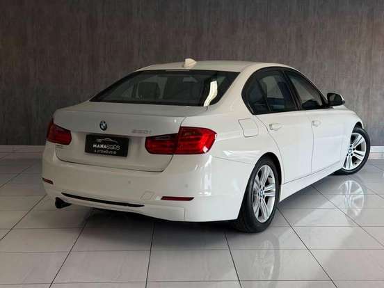BMW-320i-2013