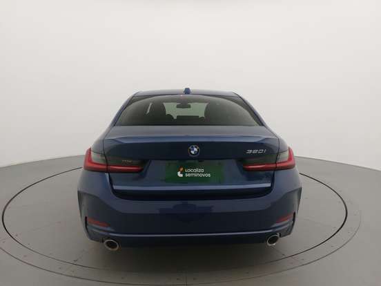 BMW-320i-2023