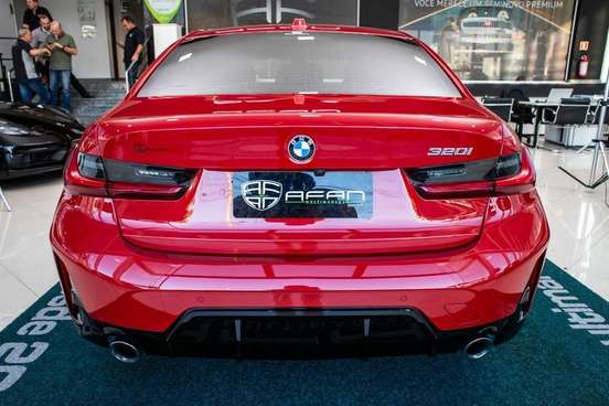 BMW-320i-2024